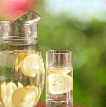 1 ay boyunca limonlu su içerseniz. Vücuda etkisi inanılmaz!