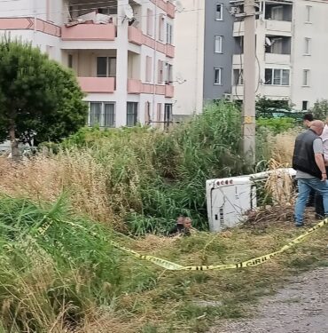 İzmir'de cezaevi nakil aracı devrildi: 10'u asker 11 kişi yaralandı