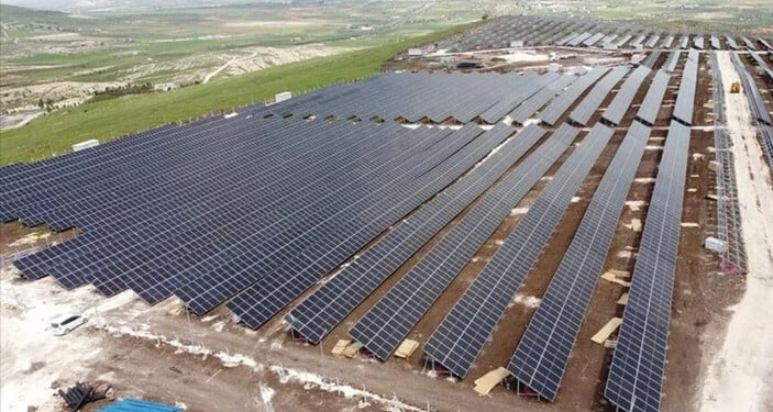 Türkiyenin güneş enerjisi kurulu gücü 10 bin megavatı aştı