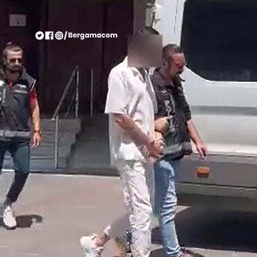 Bergama ve Menemen'de Piyasaya Sahte Dolar Süren 2 Kişi Tutuklandı