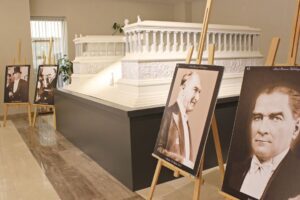 Hanri Benazus koleksiyonundan Atatürk ve Cumhuriyet Fotoğrafları Sergisi -9