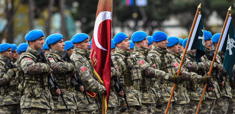 Türk komandoları Kosova'ya gidiyor