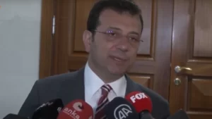 ekrem-imamogludan-flas-aciklama-degisimi-toplum-istiyor-kulagini-buna-tikayarak-yol-yurumek-olmaz-1N0d