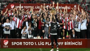 son-dakika-super-lige-yukselen-son-takim-pendikspor-oldu-tzu6