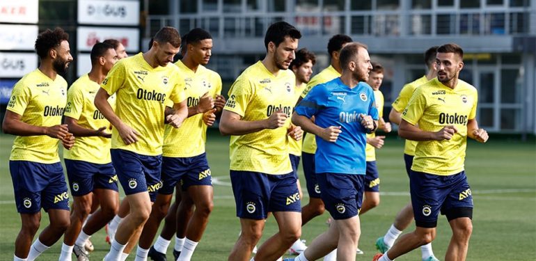Fenerbahçe'de Samsunspor maçı hazırlıklarını sürdürdü 6 06a407ee516743b2bc17effb8fb49c8e.jpg