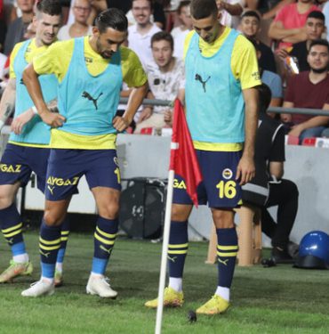 samsunspor-fenerbahce-macinda-ilginc-goruntuler-sahaya-fare-girdi_3dacd432.jpg