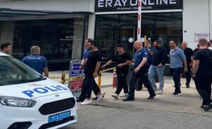 Izmir-Bayrakli-da-guzellik-merkezine-silahli-saldiri--315483_news_big