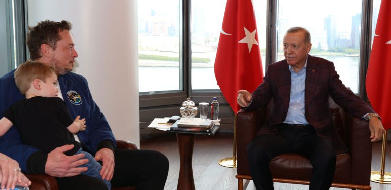 cumhurbaskani-erdogan-muski-kabul-etti-teslanin-7nci-fabrikasini-turkiyede-kurmasi-icin-cagri-yapti-fuh9.jpg