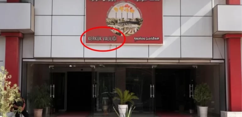 Tabelalar asıldı! Türkçe artık Kerkük'te resmi dil 6 tabelalar-asildi-turkce-artik-kerkuk-te-resmi-16354015_3465_amp