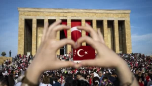 cumhuriyetin-100-yilinda-anitkabiri-ziyaret-rekoru-kirildi-kerz