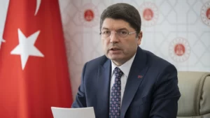 son-dakika-bakan-tunctan-yargitay-aym-krizi-aciklamasi-yargida-ast-ust-yok-sorunun-cozumu-icin-yeni-anayasa-yapmaliyiz-j8is