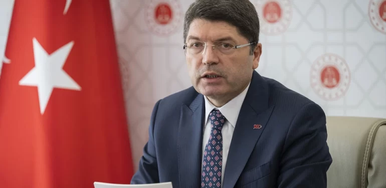 son-dakika-bakan-tunctan-yargitay-aym-krizi-aciklamasi-yargida-ast-ust-yok-sorunun-cozumu-icin-yeni-anayasa-yapmaliyiz-j8is