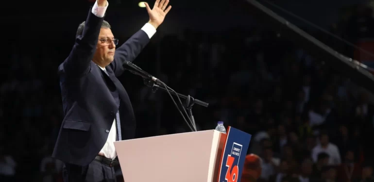 son-dakika-chpnin-yeni-genel-baskani-ozgur-ozel-qrwg