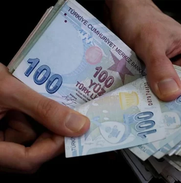 Asgari ücret pazarlığı başlıyor: TÜRK-İŞ masaya 4 işçiyle oturacak 9 turk-is-asgari-ucret-pazarligina-4-isciyle-katilacak-frr6