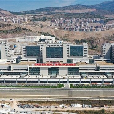 İzmir Şehir Hastanesi 2 ayda 250 bin hastaya hizmet verdi