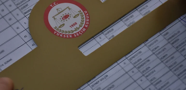 17-ocaka-kadar-kontrol-edebilirsiniz-secmen-listeleri-askiya-cikiyor