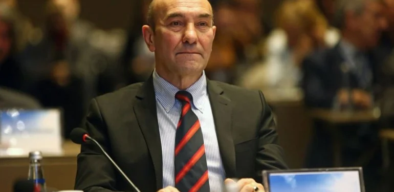 izmirde-aday-gosterilmeyen-tunc-soyerden-tepki-en-hafif-deyimle-siyasi-nezaketsizlik