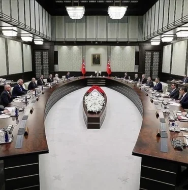 oT9YFLq7OkGedwkLRcnudg