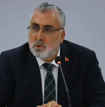 son-dakika-yeni-sigorta-sistemi-geliyor-bakan-vedat-isikhan-duyurdu-yaslilik-sigortasini-hayata-gecirecegiz