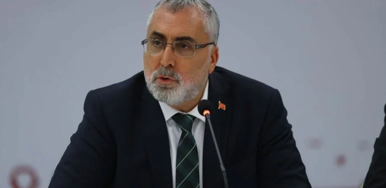son-dakika-yeni-sigorta-sistemi-geliyor-bakan-vedat-isikhan-duyurdu-yaslilik-sigortasini-hayata-gecirecegiz