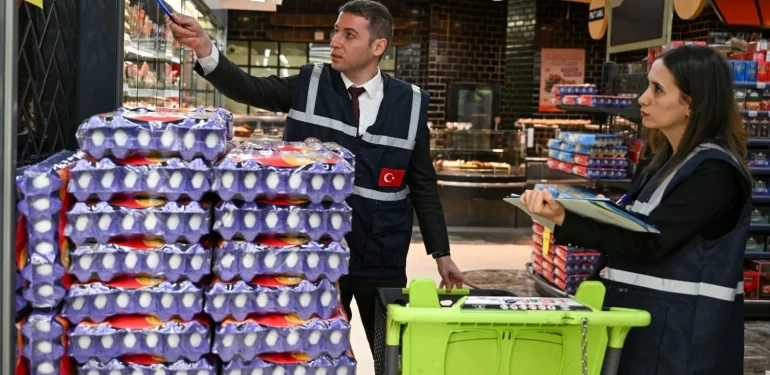 3uunU26ExEq020DnFE6FQg