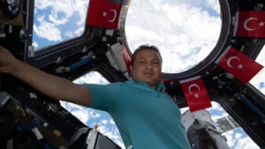 alper-gezeravcinin-donusu-bir-kez-daha-ertelendi