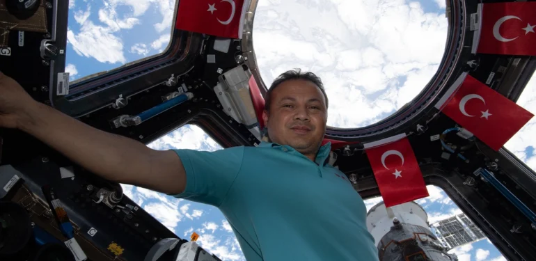 alper-gezeravcinin-donusu-bir-kez-daha-ertelendi
