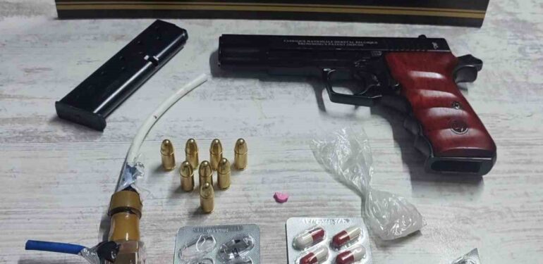 UYUŞTURUCUYLA YAKALANDI, 2 SUÇTAN DAHA ARANDIĞI ORTAYA ÇIKTI