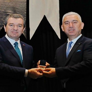 Bergama Belediyesi'nde Tanju Çelik dönemi 10 Bergama-da-resmen-Tanju-Celik-donemi