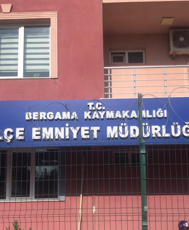Bergamada Uyuşturucu Operasyonu. 2 Kadın Şüpheli Tutuklandı.