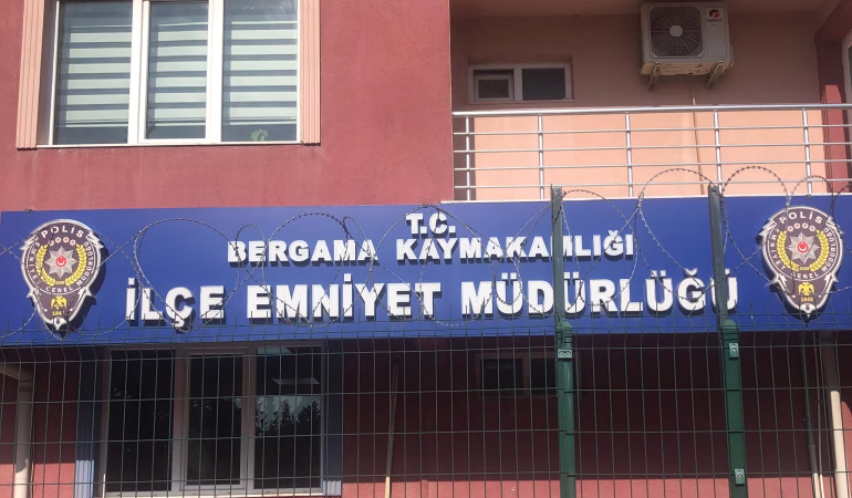 Bergamada Uyuşturucu Operasyonu. 2 Kadın Şüpheli Tutuklandı.